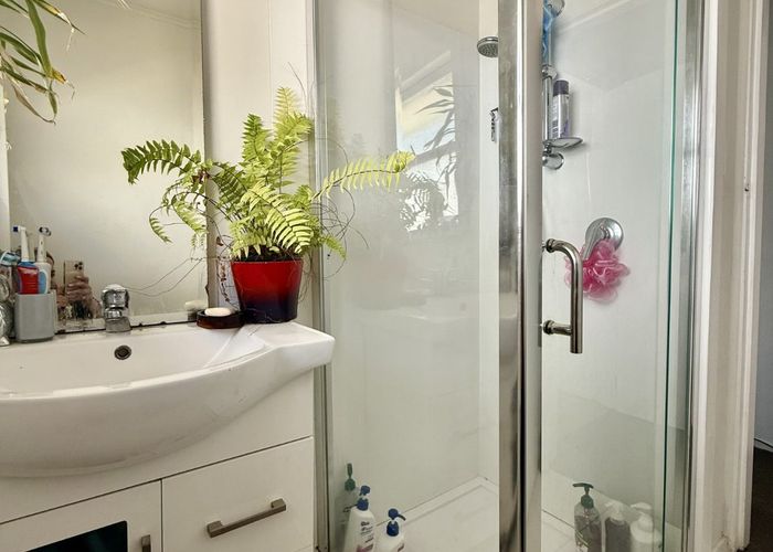  at 2/83 Motatau Road, Papatoetoe, Manukau City, Auckland