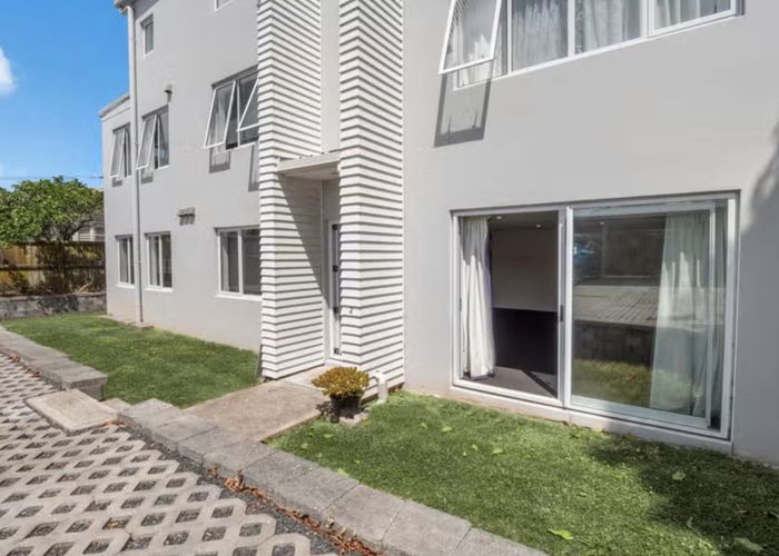  at Unit 1-6/200 Pilkington Road, Point England, Auckland City, Auckland