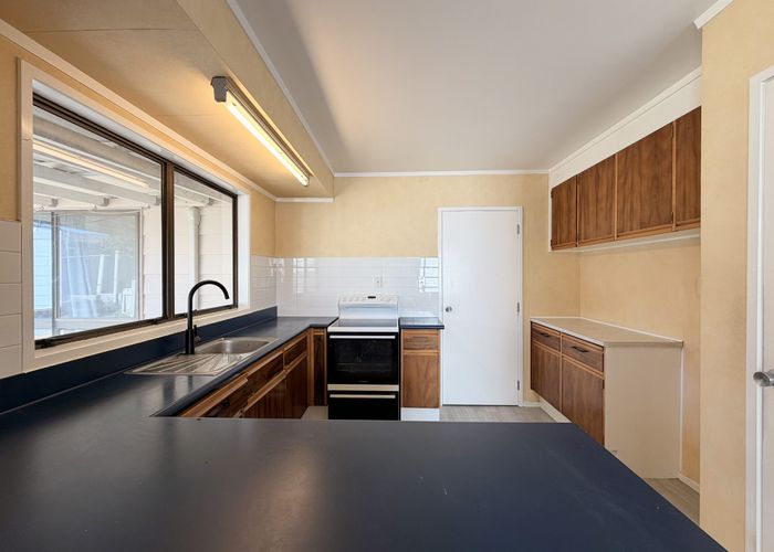  at 8 Jillteresa Crescent, Half Moon Bay, Manukau City, Auckland