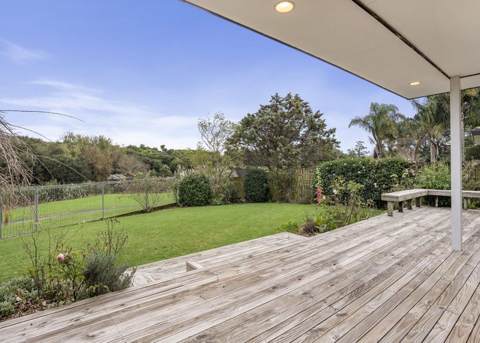  at 10 Lochend Place, Highland Park, Auckland