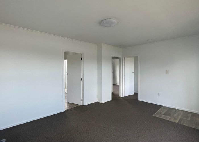  at 2/22 Coronation Road, Hillcrest, North Shore City, Auckland