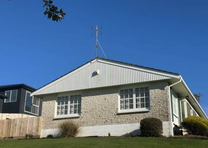  at 5 Maroubra Place, Botany Downs, Manukau City, Auckland