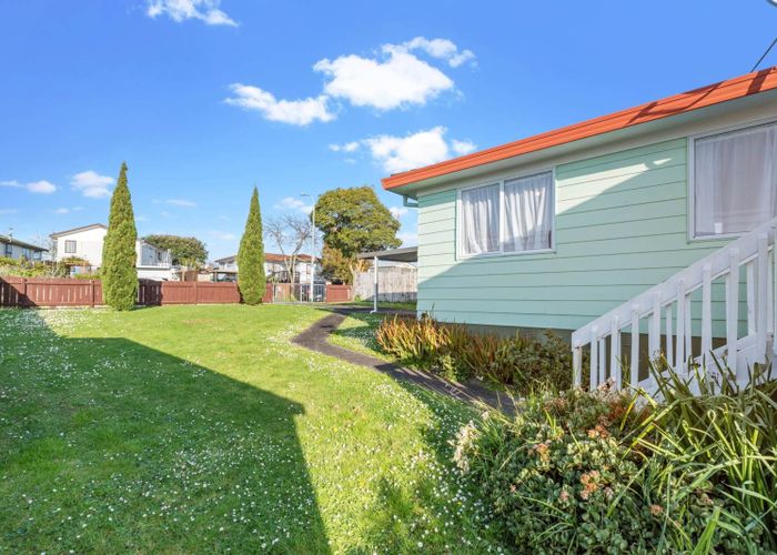  at 2/14 Silver Creek Road, Weymouth, Manukau City, Auckland