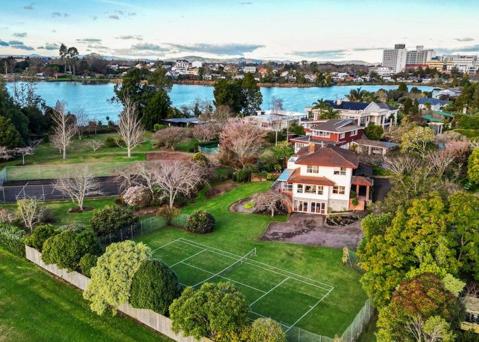  at 148 Lake Crescent, Hamilton Lake, Hamilton, Waikato