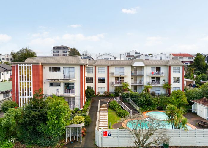  at 12/10 Hunter Street, Hamilton Lake, Hamilton, Waikato