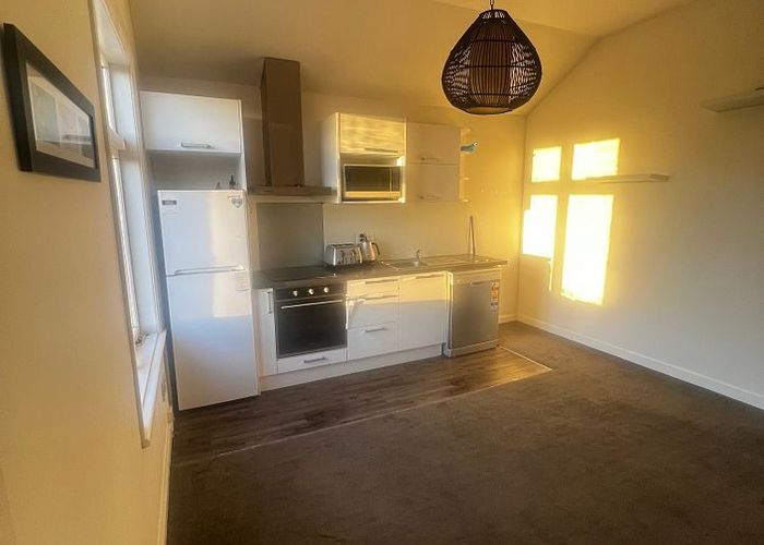  at 2/396 Mount Eden Road, Mount Eden, Auckland City, Auckland