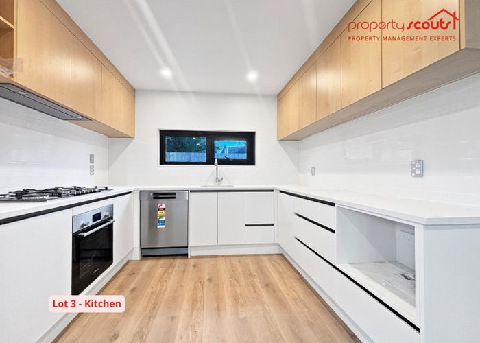  at 3 Farwood Drive, Henderson, Waitakere City, Auckland