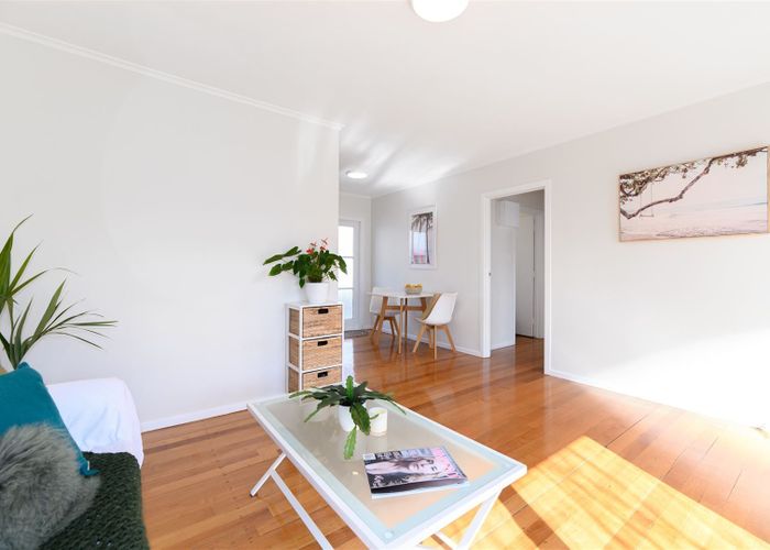 at 4/120 Nile Road, Milford, Auckland