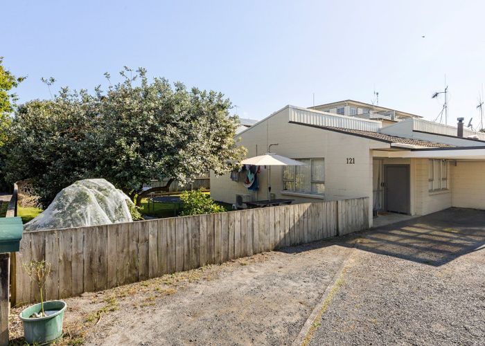  at 1/121 Queens Avenue, Frankton, Hamilton