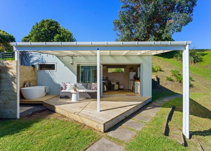  at 33A Hicks Crescent, Waikanae Beach, Waikanae