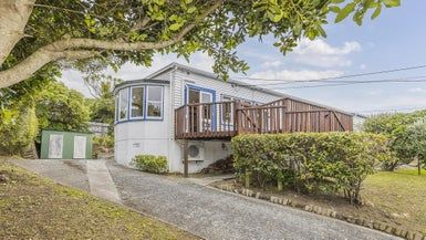  at 33 Bankot Crescent, Ngaio, Wellington