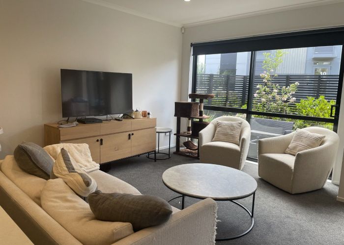 at 16 Shortfin Place, Flat Bush, Manukau City, Auckland