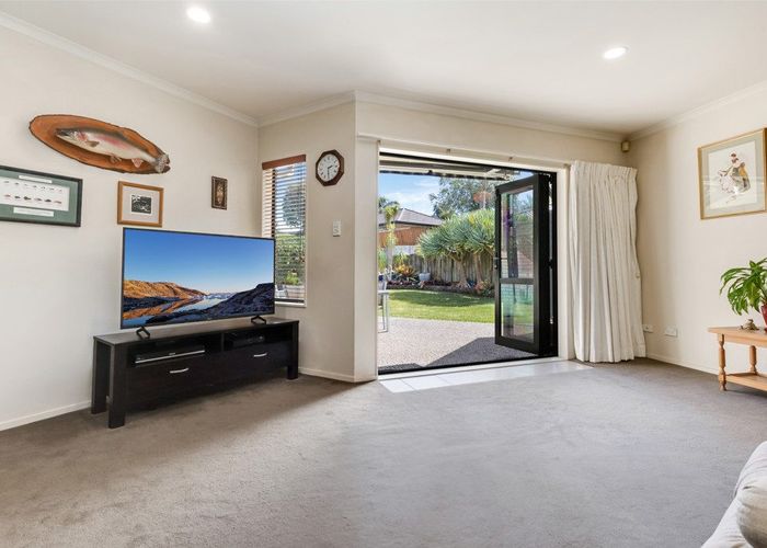  at 37 Stewart Gibson Place, Manurewa, Manukau City, Auckland