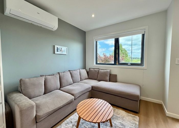  at 39 Otuwairoa Esplanade, Papakura, Papakura, Auckland