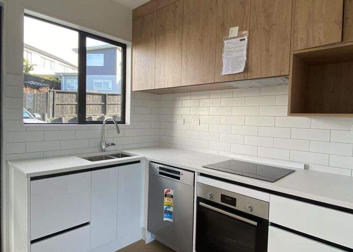  at 1/130 Te Oneroa Way, Long Bay, North Shore City, Auckland