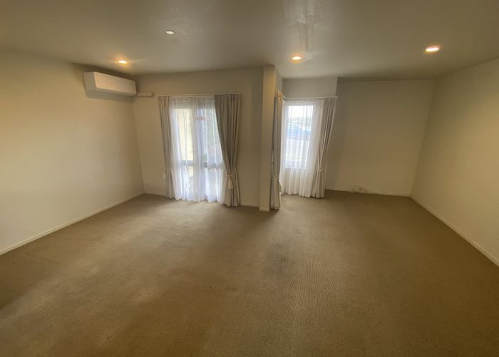  at 5 Mt Lebanon Lane, Henderson, Auckland