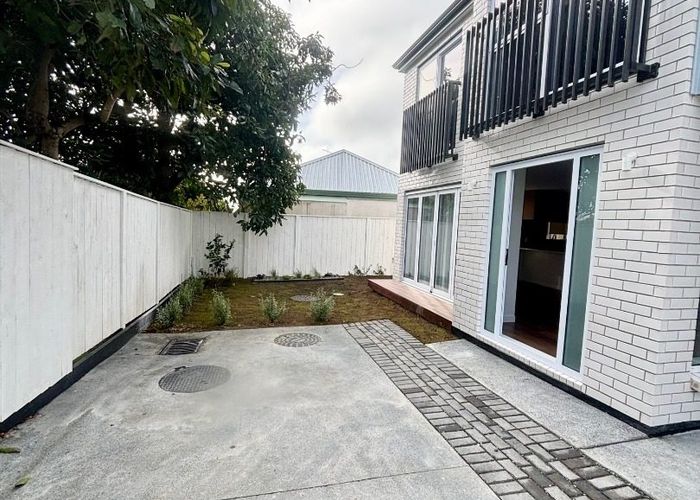  at 39c Waiohua Road, Greenlane, Auckland City, Auckland
