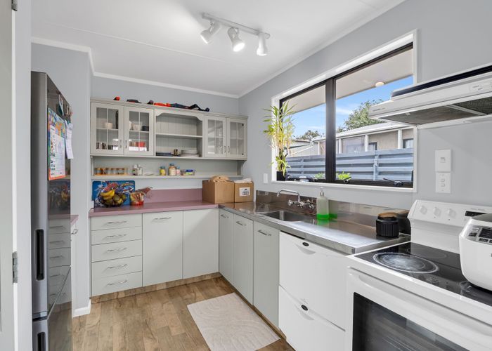  at 2 Hampton Place, Springvale, Whanganui, Manawatu / Whanganui