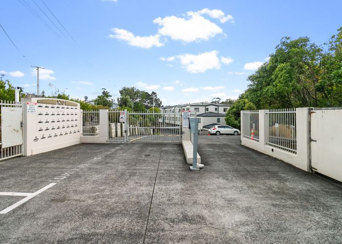  at 40/120 Beach Haven Road, Beach Haven, North Shore City, Auckland