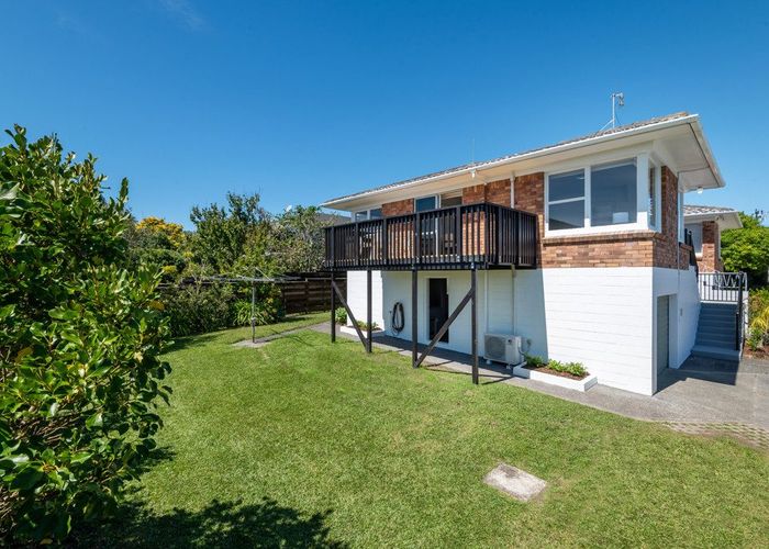  at 2/12 Westwell Road, Belmont, North Shore City, Auckland