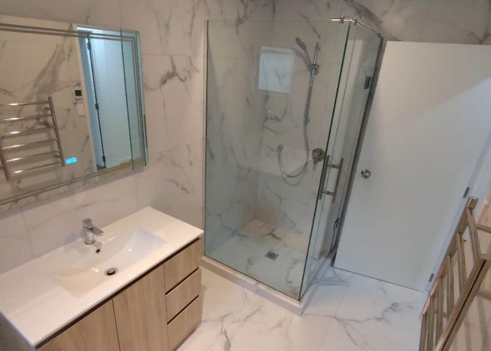  at 6D Twin Court, Albany, North Shore City, Auckland