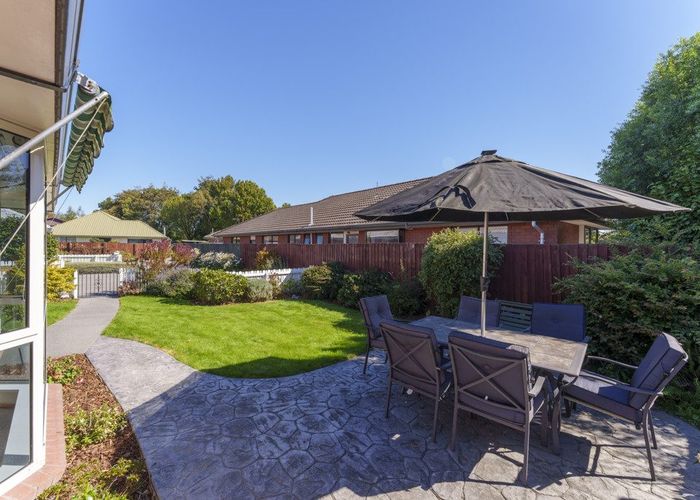  at 2/37 Tivoli Place, Bishopdale, Christchurch City, Canterbury