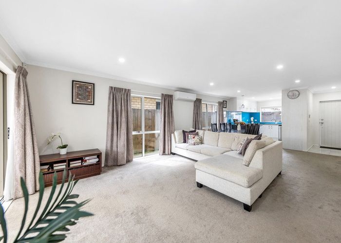  at 16 Dolbel Place, Mangere East, Manukau City, Auckland