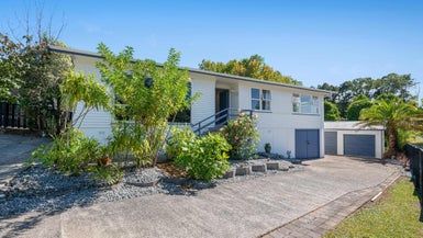 at 39 Totaravale Drive, Totara Vale, Auckland