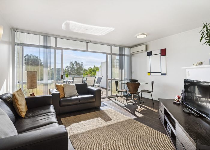  at 4/3 Hamilton Road, Herne Bay, Auckland