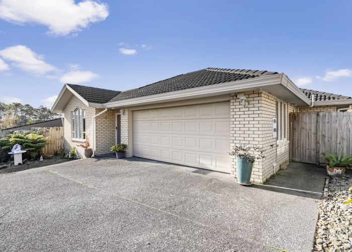  at 11 Gendo Avenue, Henderson, Auckland