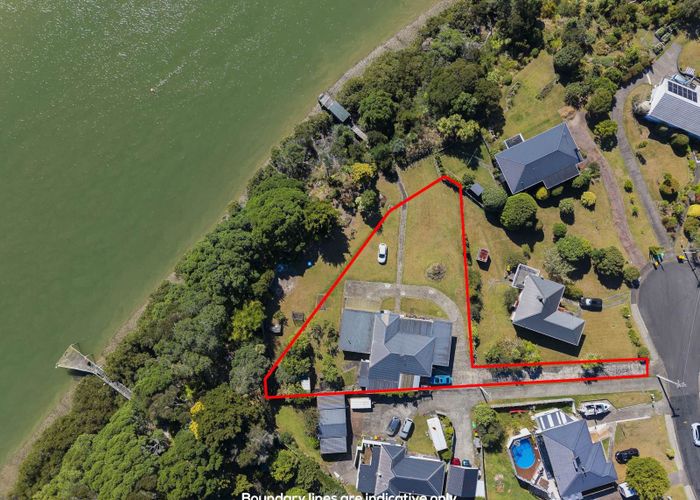  at 22 Murray Road, Te Atatu Peninsula, Waitakere City, Auckland
