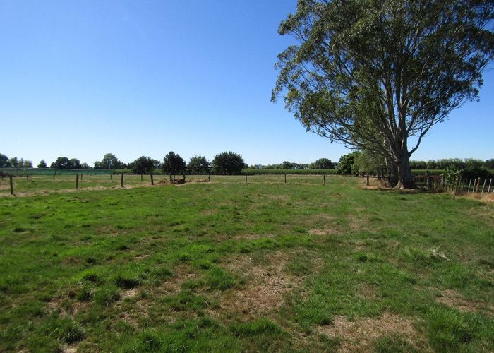  at 452 Holland Road, Eureka