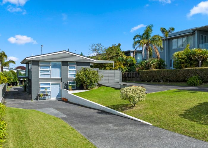  at 1/64 Seaview Road, Castor Bay, Auckland