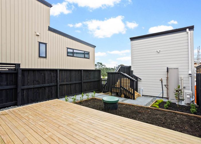  at 4 Toetoe Street, Westgate, Waitakere City, Auckland