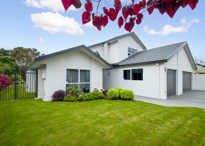  at 12 Sycamore Place, Pukete, Hamilton