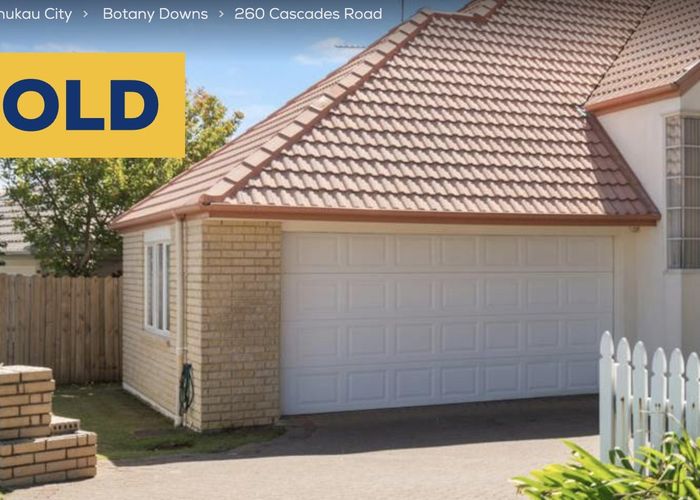  at 260 Cascades Road, Botany Downs, Auckland
