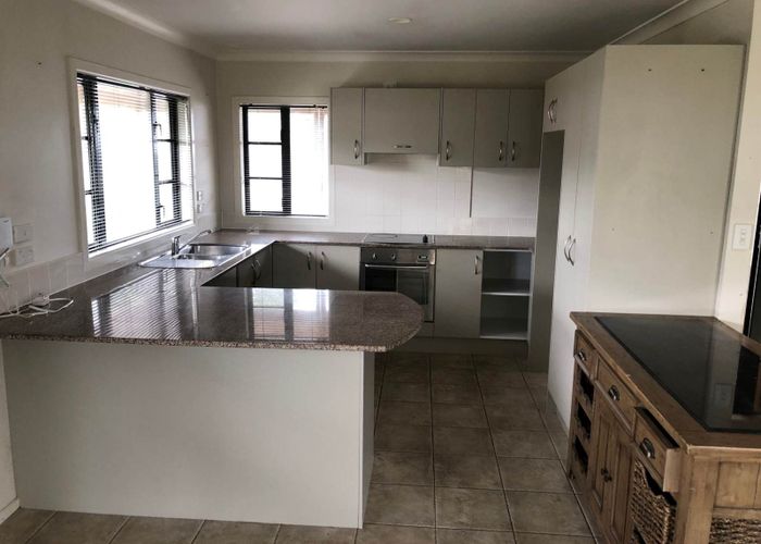  at 3/87 Manuroa Road, Takanini, Auckland