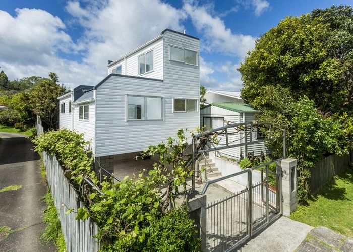  at 44A Waverley Avenue, Glenfield, North Shore City, Auckland