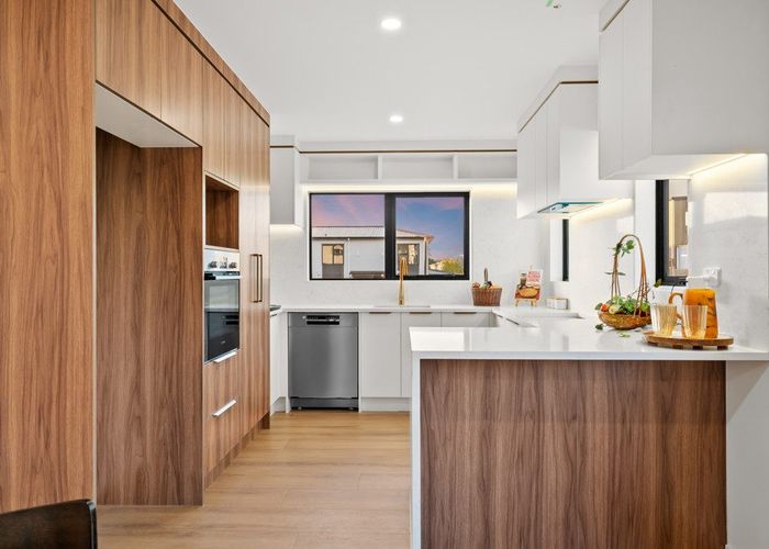  at 1/32 Tapuwae Way, Mangere Bridge, Manukau City, Auckland