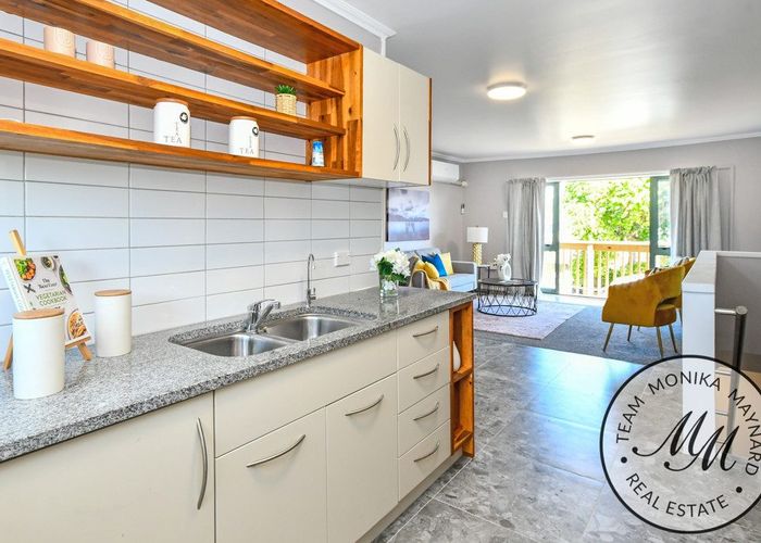  at 4/87 Station Road, Papatoetoe, Auckland