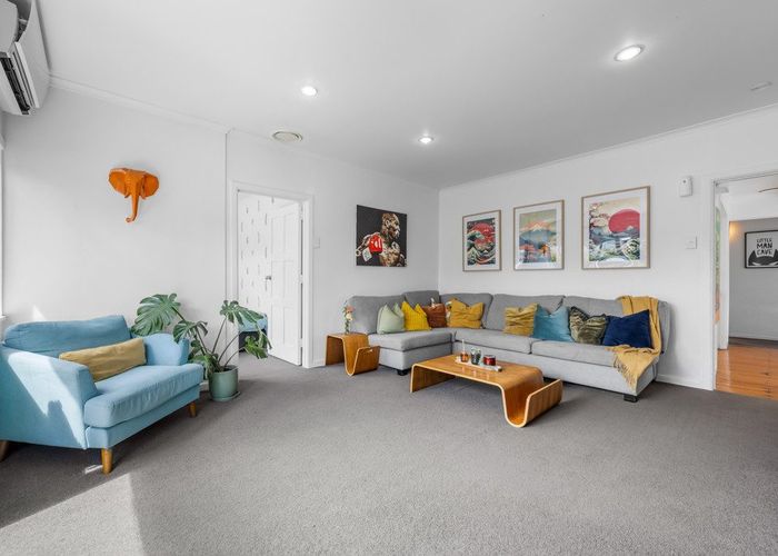  at 1/9 Luplau Crescent, Cockle Bay, Manukau City, Auckland