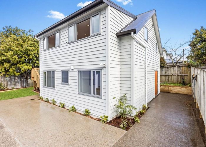  at 21 Cardigan Street, Morningside, Auckland