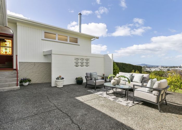  at 12 Ross Avenue, Glenfield, Auckland