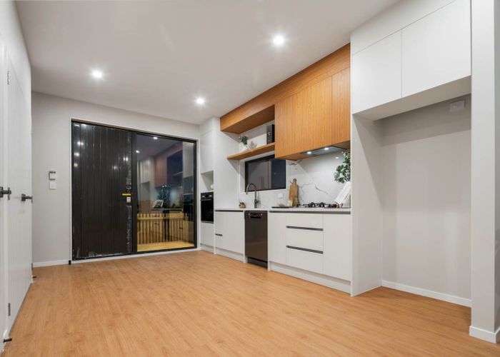  at 4 Mahogany Street, Westgate, Waitakere City, Auckland