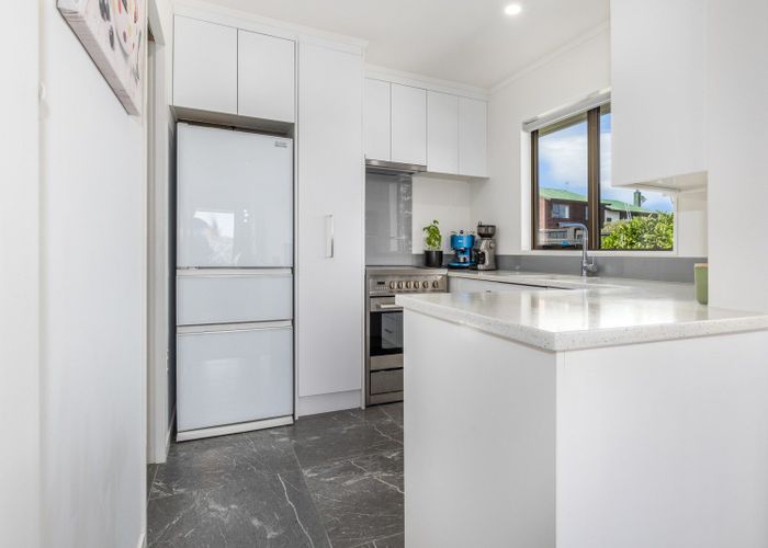  at 2/39 Kinloch Place, Papakowhai, Porirua