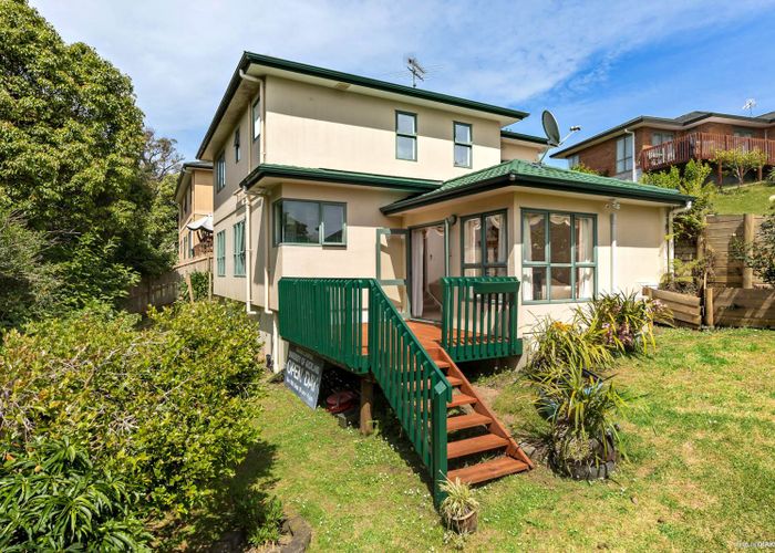  at 15 Ryehill Close, New Lynn, Auckland