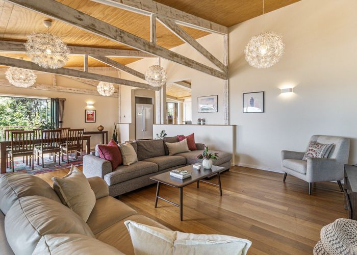  at 32 Tiri View Road, Palm Beach, Waiheke Island