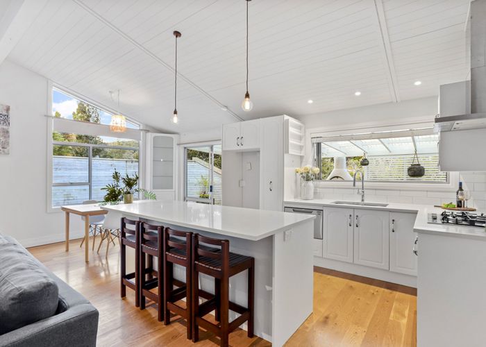  at 146 Laingholm Drive, Laingholm, Waitakere City, Auckland