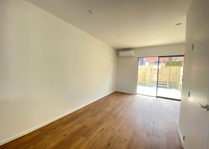  at 1 Creekside Way, Flat Bush, Manukau City, Auckland