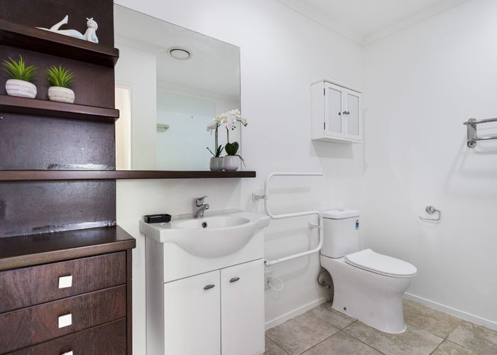  at 218/16 Greenlane West, Epsom, Auckland City, Auckland